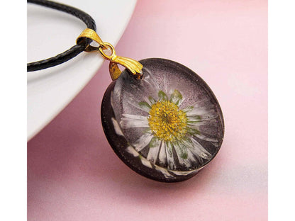 Halskette mit echten Blüten ohne Rahmen Blumen Blüten Epoxidharz KettenHolzallerliebst.shop