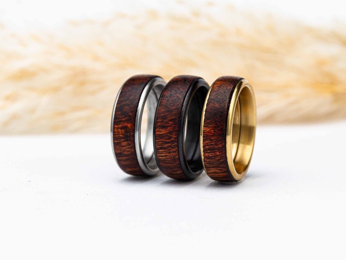 Ring aus Holz und Metall - Anthrazit - Breite M 5mm Amazakone außergewöhnlich RingHolzallerliebst.shop