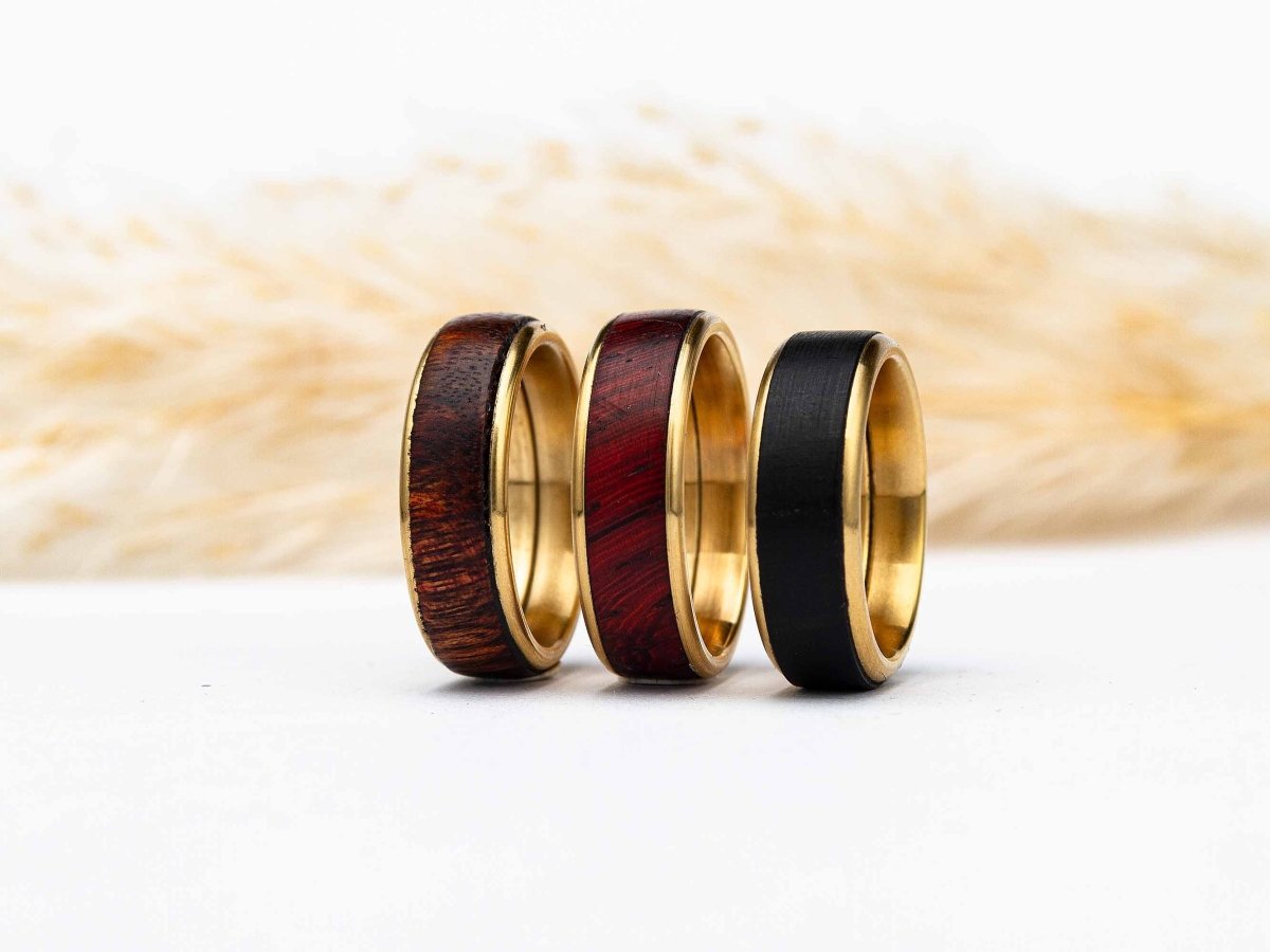 vergoldeter Ring aus Holz und Metall - Breite M 5mm Amazakone außergewöhnlich RingHolzallerliebst.shop